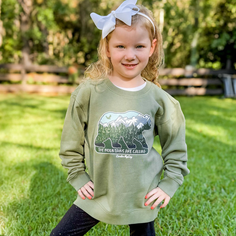 Kids' Mountains Are Calling Front Crewneck Sweatshirt Sweatshirt Cardin McCoy 